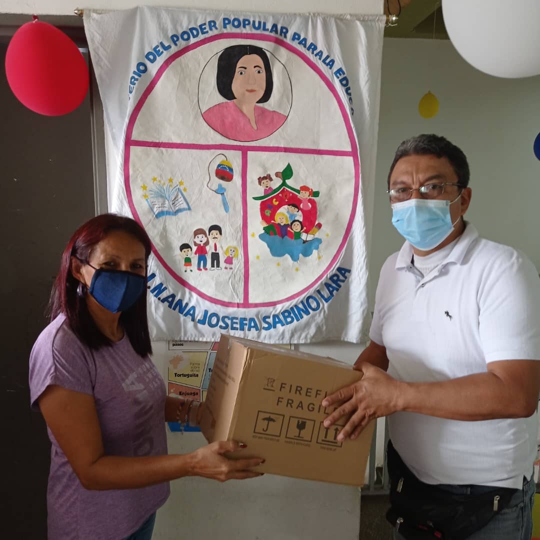 Nuestra Institución CEI Ana Josefa Sabino Lara recibió dotación de bombillos gracias a nuestro presidente Nicolás Maduro y al Ministro Néstor Reverol
@nicolasmaduro  @reverolnestor 
@freddybernal
@MPPEDUCACION 
<a href="/Berzabethg1/">Berzabethgandicaoficial</a> <a href="/_LaAvanzadora/">Yelitze Santaella</a>
