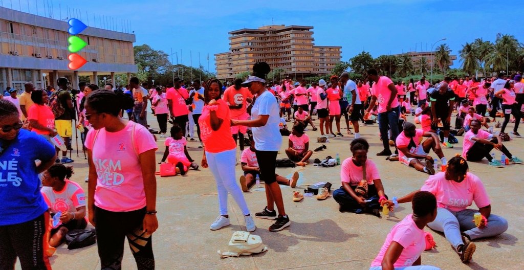 Chris_ECRA's tweet photo. C'était too funny aujourd'hui
#5kmapieds #ambiance #againstbreastcancer https://t.co/gSiwvxhcLi