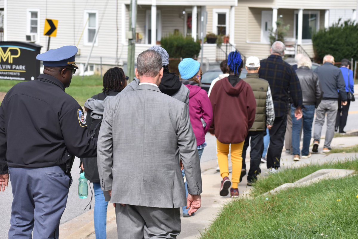 BaltCoPolice's tweet photo. More from our #PrayerWalk with  #New Vision Church #BCoPD #FaithandBlue 2022🕊️ https://t.co/mS0J6IX3U6
