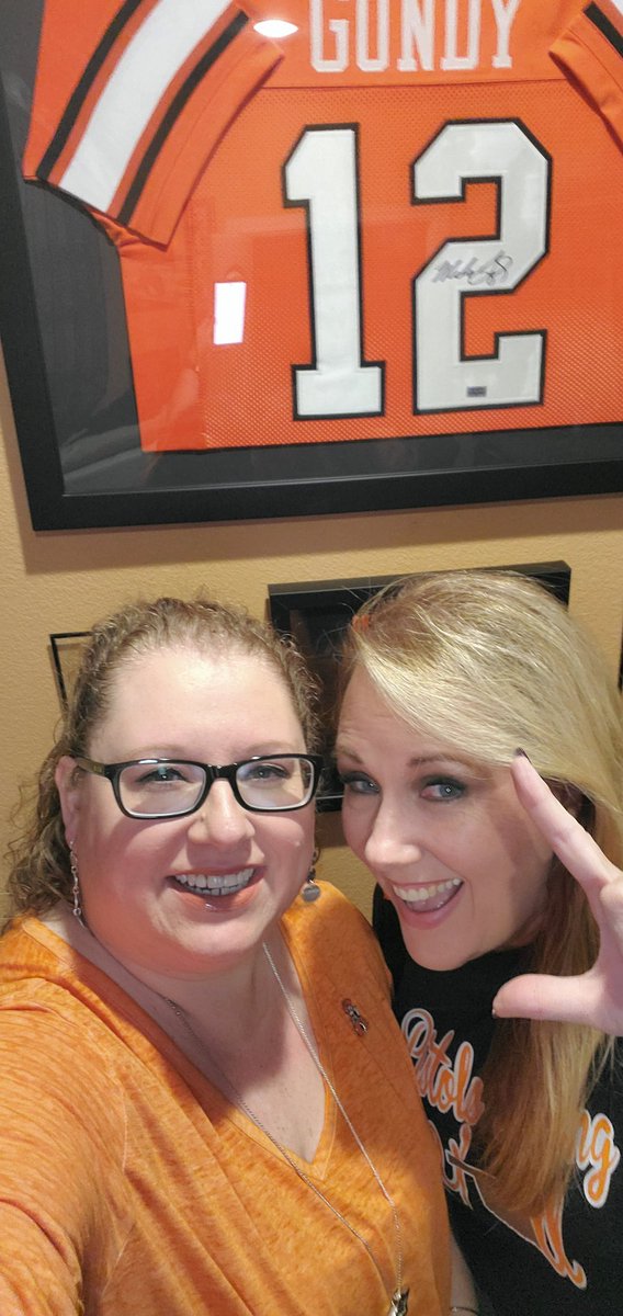 framedintx's tweet photo. #GoPokes https://t.co/otl4lw0oKH