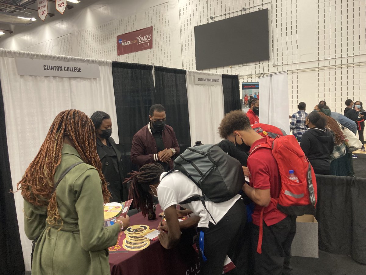 What an amazing time with our ⁦@JohnChampeHS⁩ BSU students at the Alfred St. Baptist Church HBCU fair. Thank you Ms Carter, @sdavis1908 and Ms Griffin for taking the time to make M.A.G.I.C.today. ⁦@AlyciaHakes⁩ ⁦@Tara_Woolever⁩ ⁦@TheChampeAD⁩