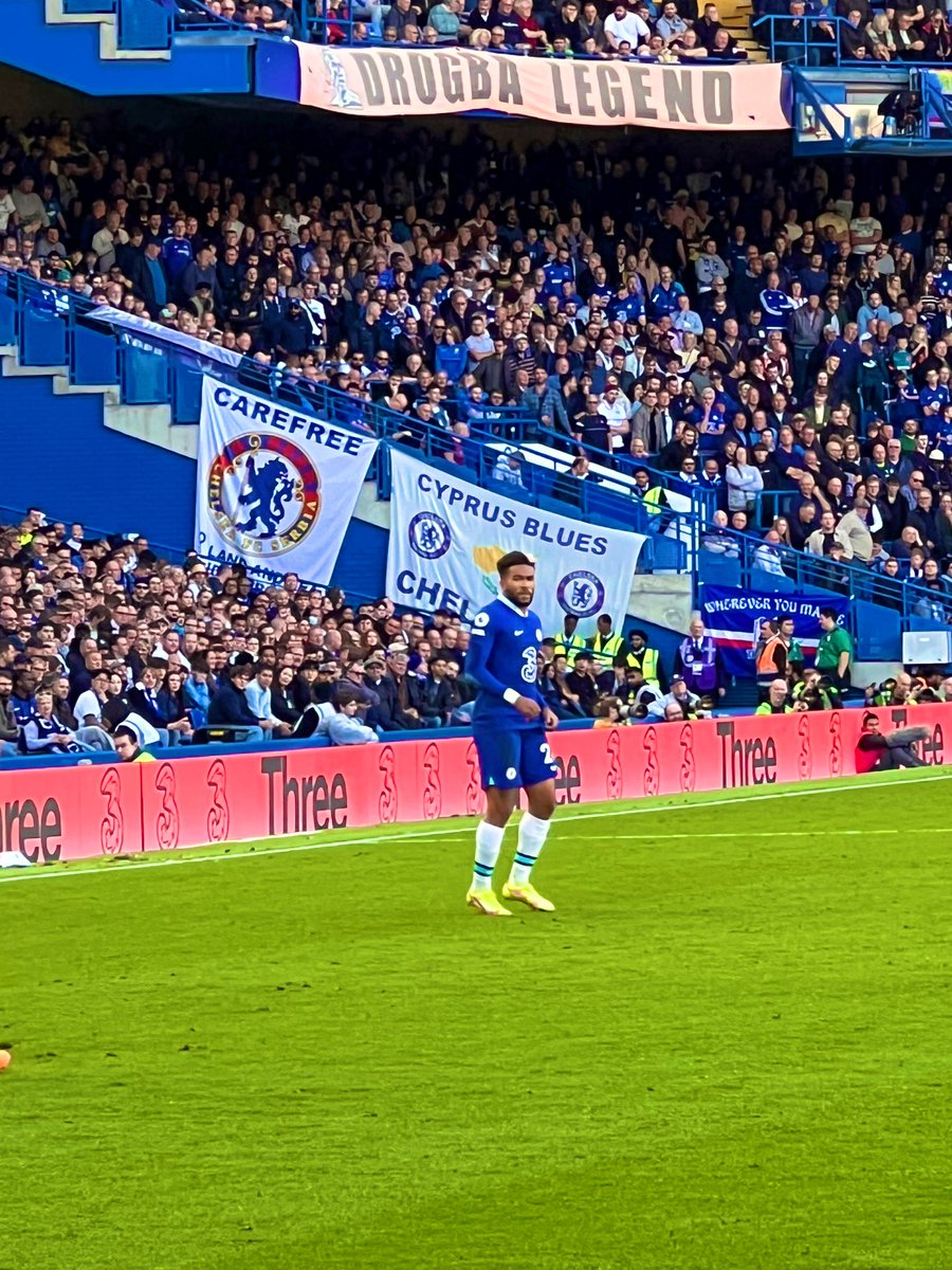 bdm_rr's tweet photo. Merci encore à @ChelseaFranceFc vraiment les meilleurs.
Ma 7eme au Bridge , toujours invaincu. Ce fut un beau samedi. COME ON CHELSEA 💙
#CFC #CFCWOL #KTBFFH #AndStill https://t.co/nKgmQLpwjS