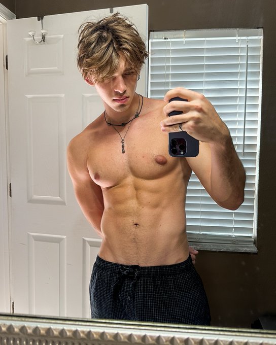 At twitch con like this https://t.co/jJmoyJgHVD