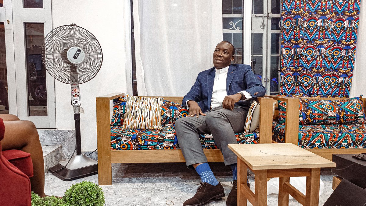 kmnatchaba's tweet photo. J'ai eu le plaisir hier d'échanger avec #TchaoOdile de @EdemShoes , #DavidMoreira de @HoffenGroupe, @YaoElomGolden. C'était impromptu et très intéressant. Je les remercie de leur accueil très sympa ! https://t.co/UOLva8VPHE