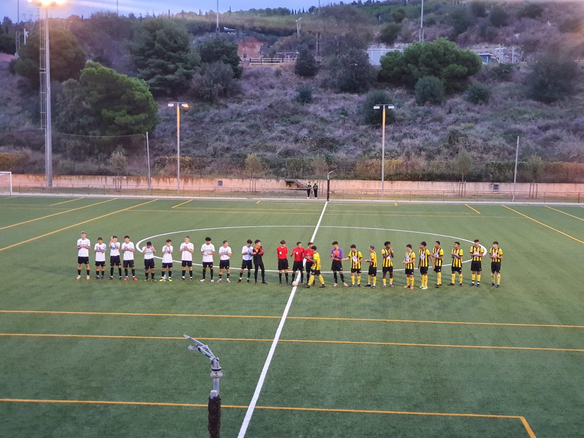 Montanyesa1927's tweet photo. 🟡⚫️ DIRECTO MONTA, J.A: Comença el partit del Juvenil!!!!
⏱Min.1
@uesants 0️⃣
@Montanyesa1927 JA 0️⃣
📸 @Francesc_Garcia
#DirectoMonta
#thejoshuasboys
#Sompreferent https://t.co/8UXyF4THqf