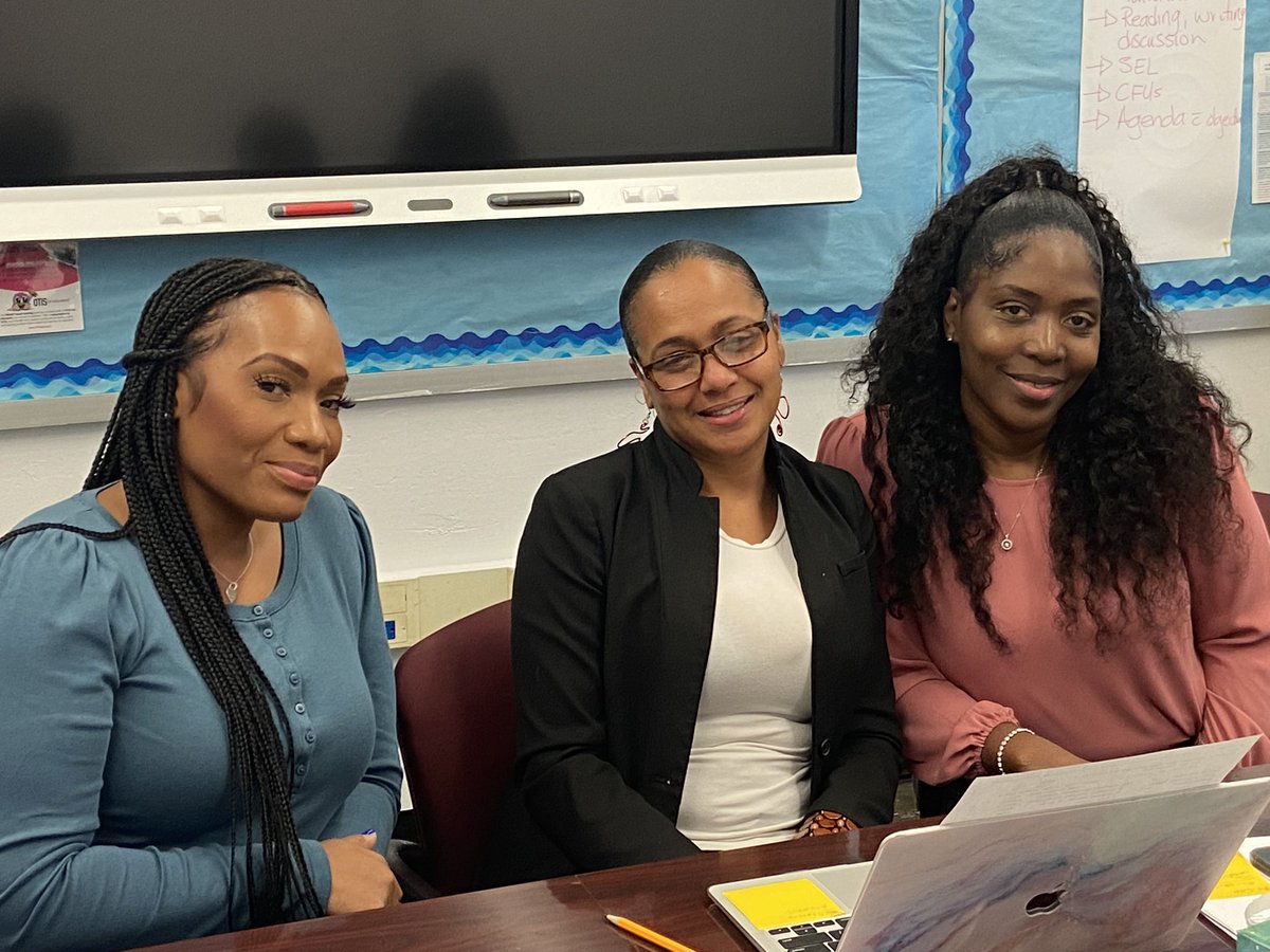 TPaulin_BKNHS's tweet photo. Cool things this week:
Visited The East New York Arts and Civics HS and met with Principal Little, AP Davy, & attendance teacher Ms. Moses #Collaborative #DataDriven #StudentsFirst agenda led our student engagement planning #BKNHSProud @BKNHSSuptRoss @ElleRushie @YuetChu_NYCDOE https://t.co/LsYt0BRBxY