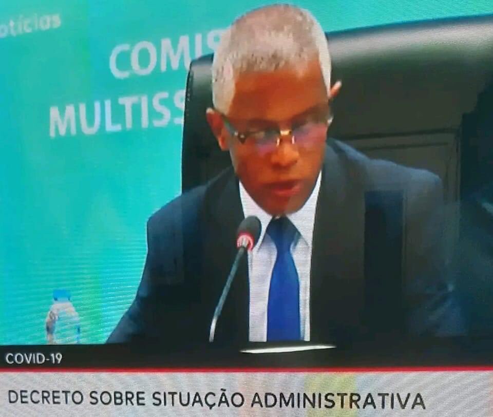 PaisAngola's tweet photo. ‼️ÚLTIMA HORA

Terminou o uso obrigatório da máscara facial em locais fechados, como instituições públicas, privadas e instituições religiosas.

O novo decreto da luta contra a covid-19 entra em vigor a meia noite de hoje.

Em actualização... https://t.co/A5UgW7ex6w