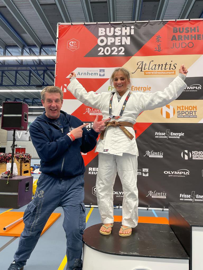 Herzlichen Glückwunsch!
SGE-Judoka JULIANE BENZ holt Silber, sensationellen Kämpfen, auf internationalen Turnier in Arnheim (NL).
