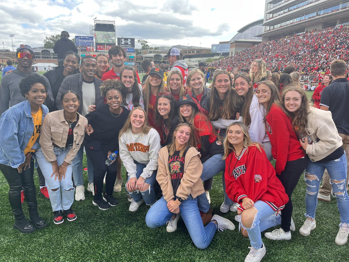 MarylandTrack's tweet photo. Track & Field Terps being honored for Scholar Athlete recognition #KeepUp #SmartTerps📚 https://t.co/BnHtpCCfwd