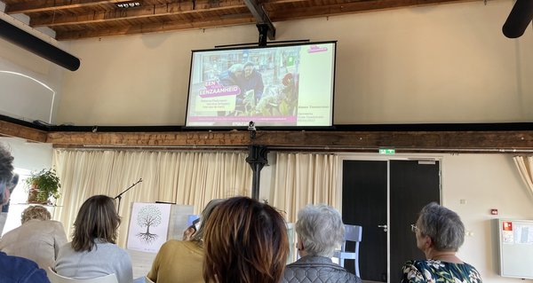 CDAOIJ's tweet photo. Samen één tegen eenzaamheid. Lees meer op onze website: https://t.co/umiScyg5BG https://t.co/UCrKEjMqUN