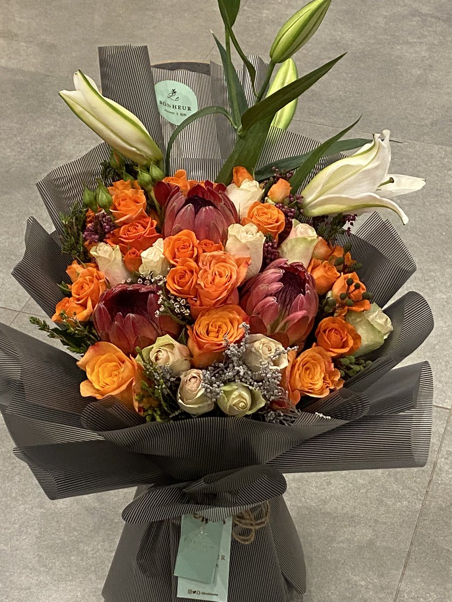 lebonheursa's tweet photo. 🧡🧡🧡🧡🧡🧡 https://t.co/S3reNfTGlq
