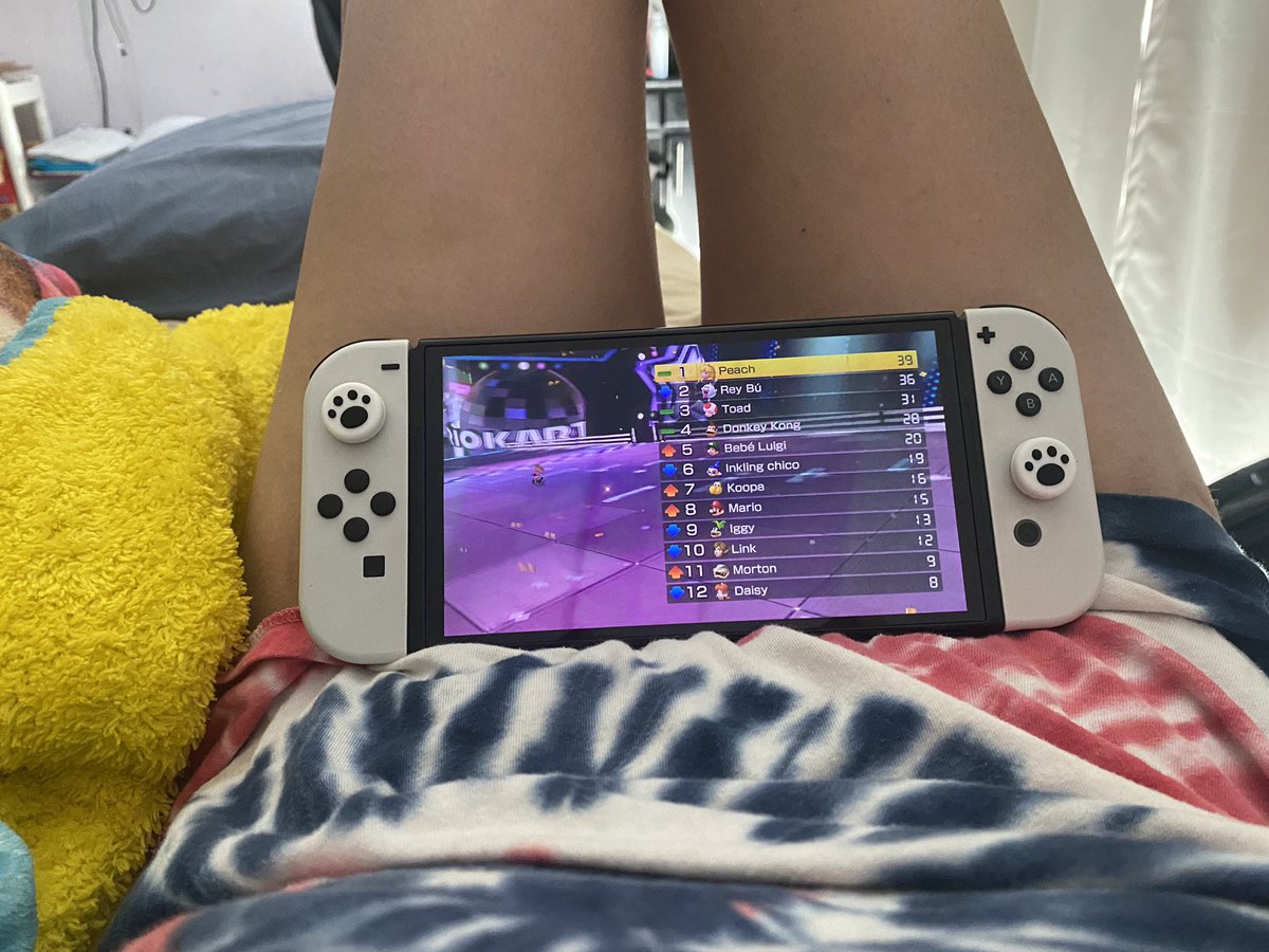 petkitty_'s tweet photo. sooo what character do you use in mariokart? i’m always peach !!!! https://t.co/tPqNuoJBQ6