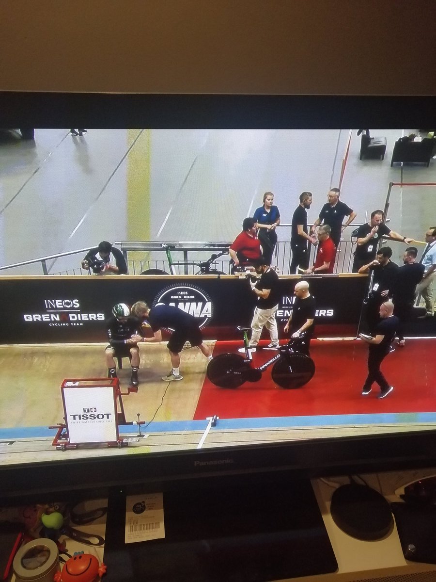 AdrienDorel's tweet image. Ready for the show! Let&apos;s go @GannaFilippo, good luck!
#BuiltForPurpose @INEOSGrenadiers