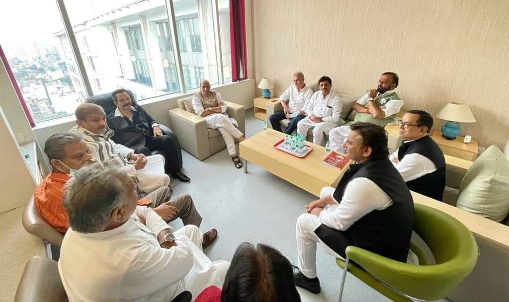 monupoojasingh's tweet image. 15 नवम्बर 2022 को चलो दिल्ली घेरो संसद,सम्पूर्ण भारत से मिशन भुगतान के तहत #Buds_Act2019 की अनुपालना और ठगी पीड़ितों का भुगतान सुनिश्चित करने संसद घेरो
ठगो भारत छोड़ो या भुगतान करो।
कानून के सम्मान में हम आये मैदान में।
@PMOIndia
@HMOIndia
@mpa_india
@dgpup
@CMOfficeUP
@homeupgov