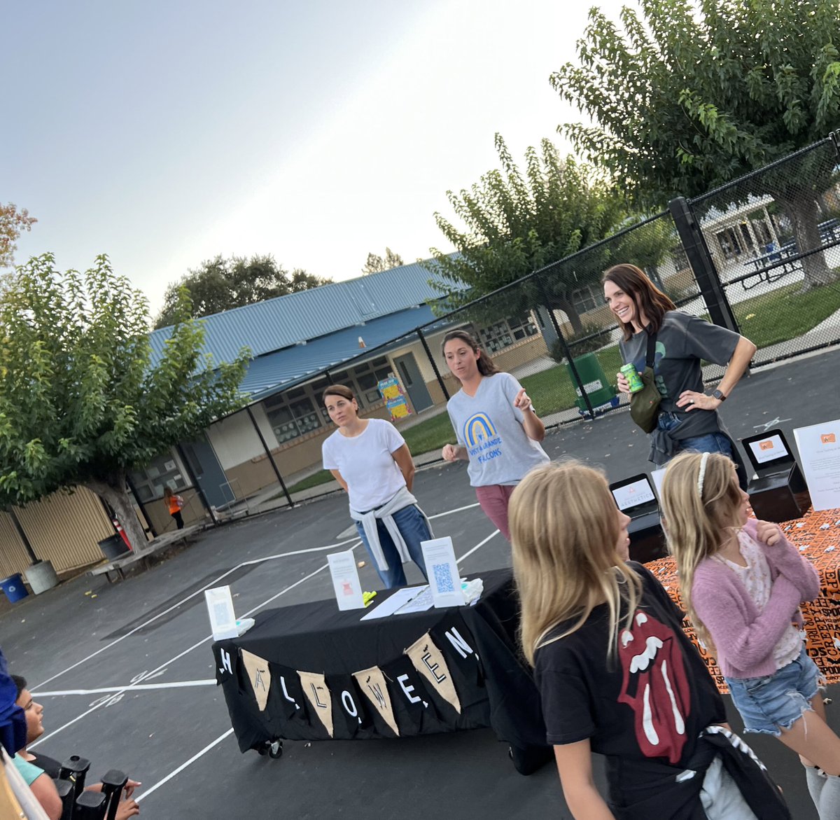 Vista Grande Movie 🍿 Night and why not pick up some Carnival tickets 🎟️ too 👏🏻 Fun Times at VG! <a href="/SRVUSD1/">SRVUSD</a> <a href="/malloy_john/">John Malloy</a> <a href="/SRVEForg/">SRVEF</a> <a href="/JuergensVGE/">Osi Juergens</a>