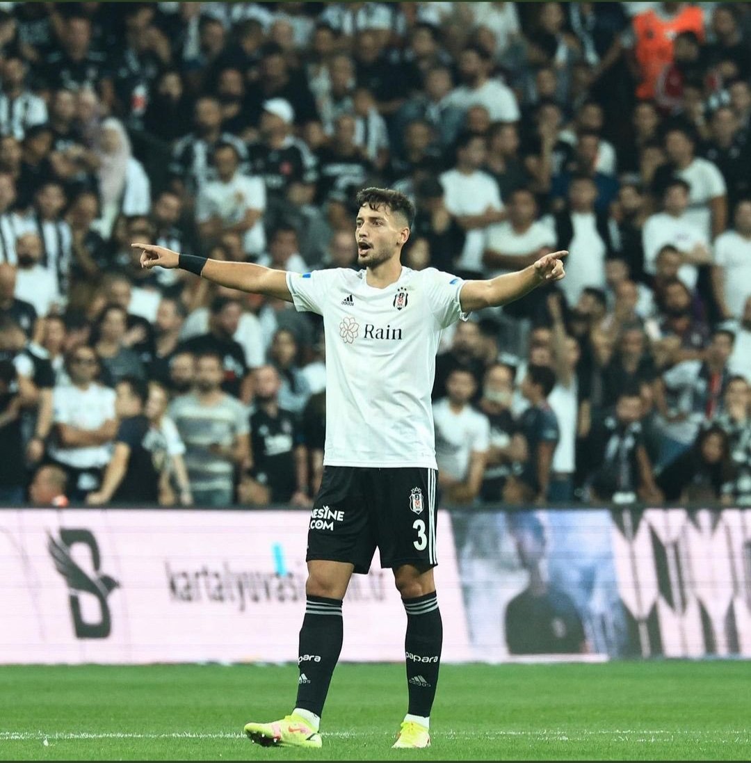 Talha_krdr's tweet photo. Takıma çok iyi adapte oldu maşallah https://t.co/bRnA62vYla