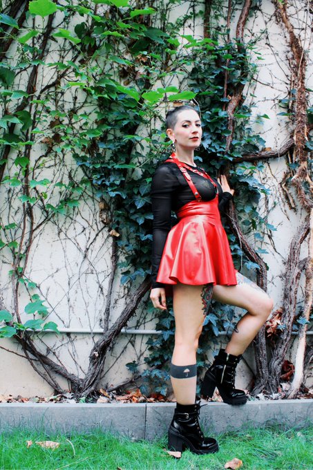 I do not want it to be &ldquo;wear a coat&rdquo; weather! Give me leather and latex for all of fall, amen 🕯 https://t<a href="/tag/mvsales"class="tags"><span>#mvsales</span></a>