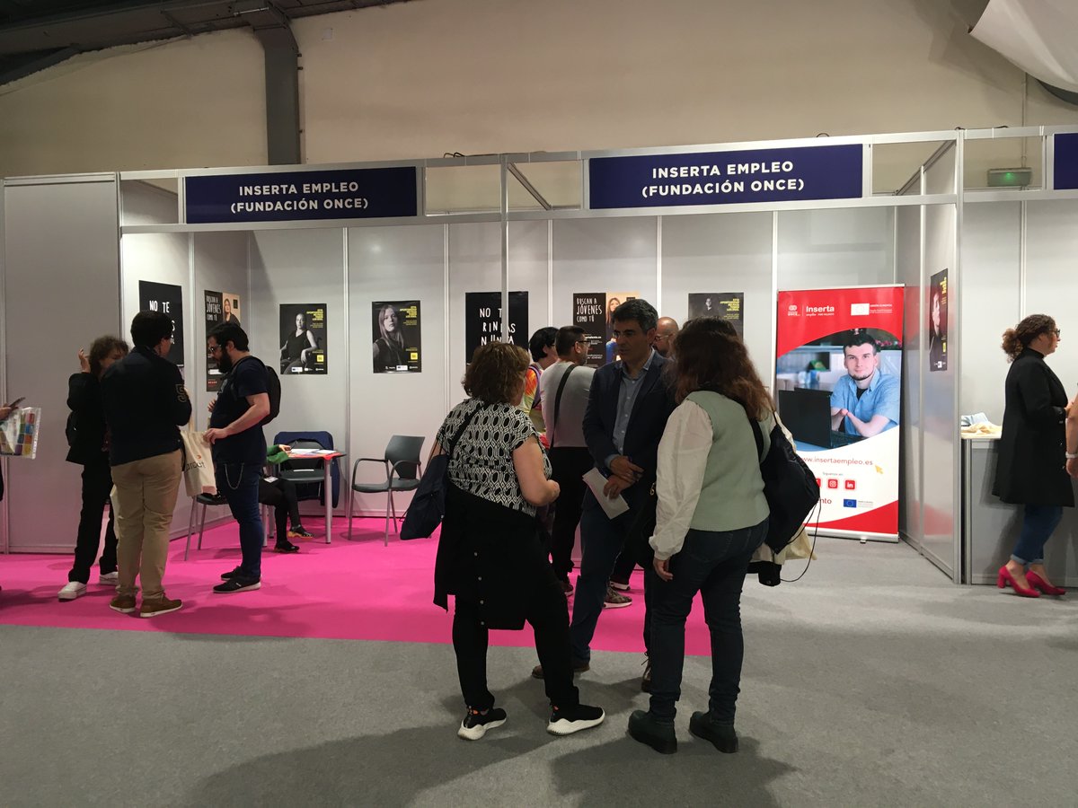 portalento_'s tweet photo. 📸 Nuestros compañeros de #Asturias participaron los pasados 5 y 6 de octubre en el 20 Foro de #Empleo de @uniovi_info con el título ‘Invirtiendo en talentUO para crear un mundo mejor’ hablando sobre la labor de Inserta Empleo y @Fundacion_ONCE para la inclusión laboral. https://t.co/FlDPPvpu2y