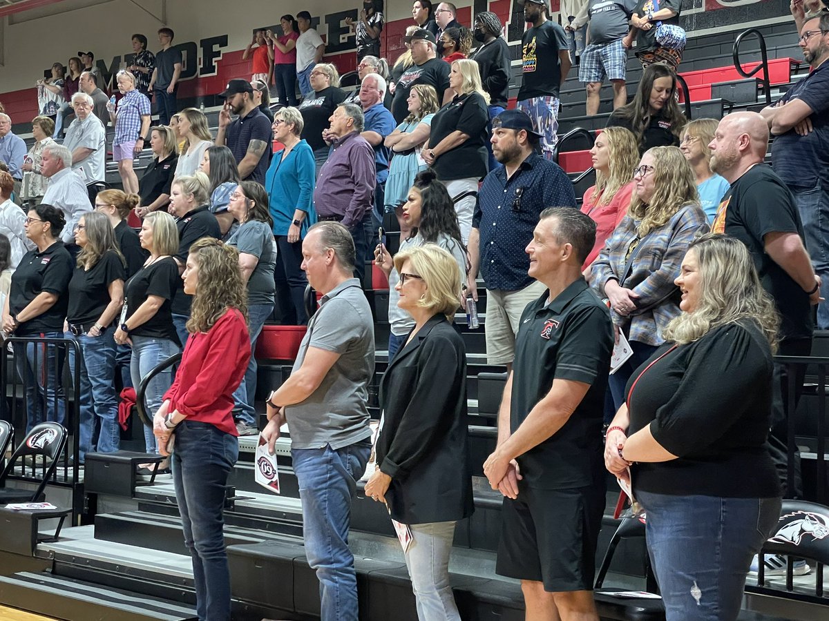 Ms_R_bookworm's tweet photo. Great day celebrating 60 years of @EulessJrHigh @hebisd @DrJoe_HEBISD https://t.co/McQxTqFKUy