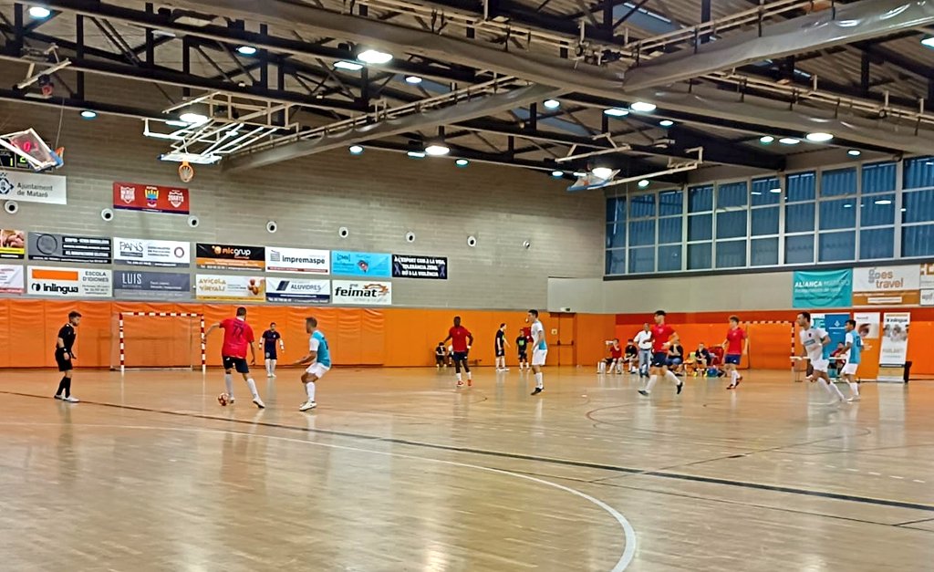 FÚTBOL SALA 📝 |

🔴🔵 <a href="/Futsal_Mataro/">CE Futsal Mataró</a> 4️⃣🆚1️⃣ <a href="/FSIrefrank/">FS IREFRANK ELCHE/CZDS ABRIL</a> ⚪🔵

⚽ 0-1 | <a href="/Paaco7/">Paco Morillas</a>

🎙️ El equipo de <a href="/PituElche/">sergio quirant vera</a> no puede dar la sorpresa.

👉🏻 Los ilicitanos no aprovechan su ventaja.
👉🏻 Tercera derrota de la temporada.
👉🏻 El equipo se instala en zona de descenso tras cuatro partidos.