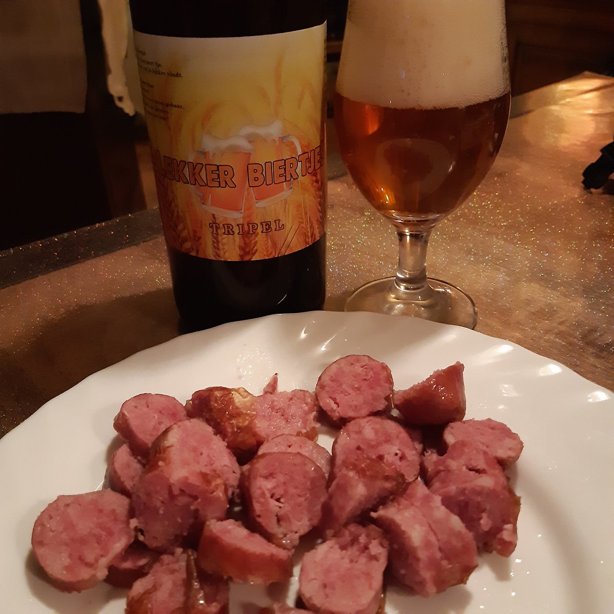Heerlijke worst van de Notterse paling zalm en worst Rokerij. Een echte aanrader 😋👌🏻👌🏻👌🏻👌🏻