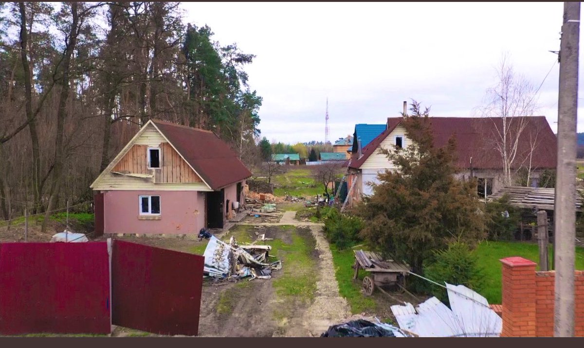 Suis tellement fière ! “Victor et le baiser de la guerre “ primé au <a href="/PrixBayeux/">Prix Bayeux Calvados-Normandie</a> bravo à <a href="/TheoManeval/">Théo Maneval</a> et <a href="/Pie2re_2H2orne/">Pierre Dehoorne</a> pour ce reportage exceptionnel 👏La rédaction de <a href="/Cdanslair/">C dans l'air</a> fait un travail remarquable chaque jour !