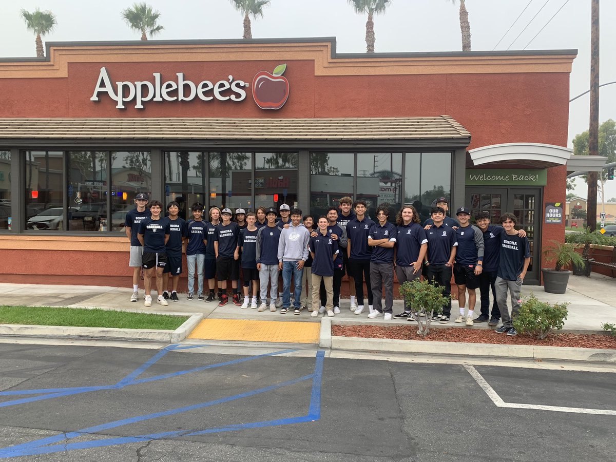 Sonora_Baseball's tweet photo. Great morning at Sonora Baseball pancake breakfast.@fjuhsd @sohsathletics @sonoraraiders @scazares https://t.co/qNNkDoAfPb
