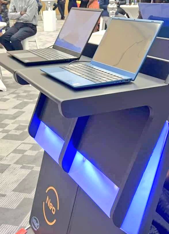 mzawaonline's tweet photo. Zambia wana Laptop zao zinaitwa NEO, Rwanda wana Simu zao zinaitwa MARA, Uganda wana Simu zao zinaitwa SIMI, Kenya wana Laptop zao zinaitwa TAIFA, Tanzania kuna nini ? https://t.co/FBfHyxvsQc