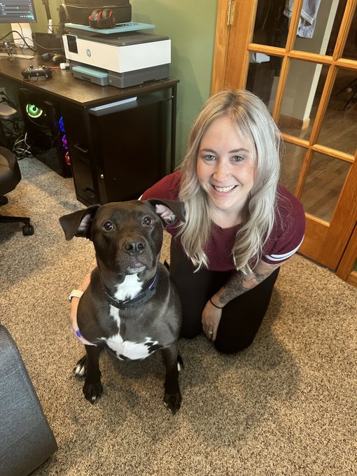 Everyone say hi to Jasmine 🐶 https://t.co/fN5CbnIRiD