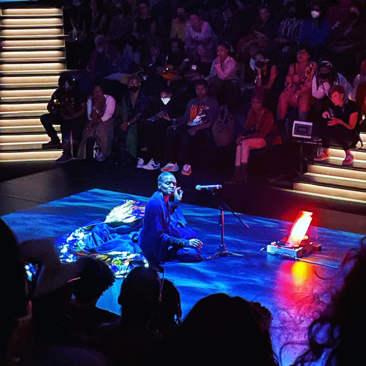 #loopholeofretreat Venice has been a love and brilliance-filled two days. Capped this evening by a Okwui Okpokwasili’s hypnotically stunning performance pictured below. Thank you <a href="/simoneleigh10/">simone leigh</a> <a href="/sunrara/">Rashida Bumbray</a> 💙