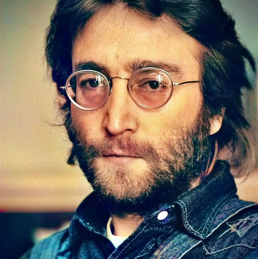 rocknrollgarag1's tweet photo. John Lennon would celebrate his 82 birthday this October 9. He was tragically taken from us back in December 8, 1980 at the age of 40. https://t.co/uH0cweUVYQ