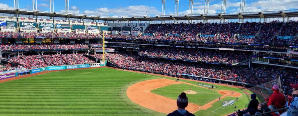 Who’s got the <a href="/ClevGuardians/">ClevelandGuardians</a>?? 0-0 bottom 7th 😅