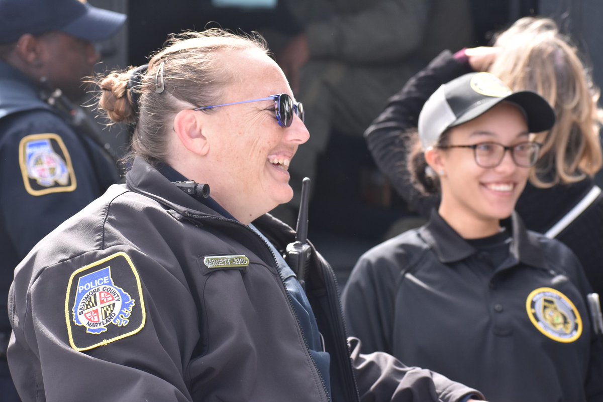BaltCoPolice's tweet photo. All smiles today at the @stjohnssweetair Country Day #FaithandBlue 2022🕊️ #BCoPD thanks you💙 https://t.co/tR4H9X1whW