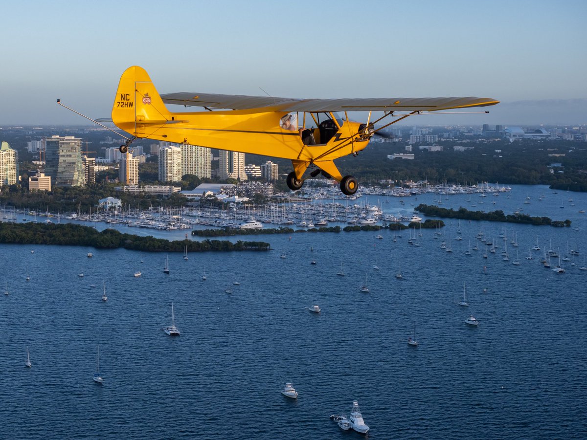 DebraWellins's tweet photo. MOVING TO MIAMI?  

Need a lift?
Need a home?

Contact me for a FLY-BUY.

#debrawellinsrealestate #dwellings #dwellingsmiami #debrawellinsrealtor #miami #coconutgrove #coralgables #pinecrest #palmettobay #brickell #keybiscayne #movingtomiami #pipercubs #jseriespipers https://t.co/yHNTRsf1P3