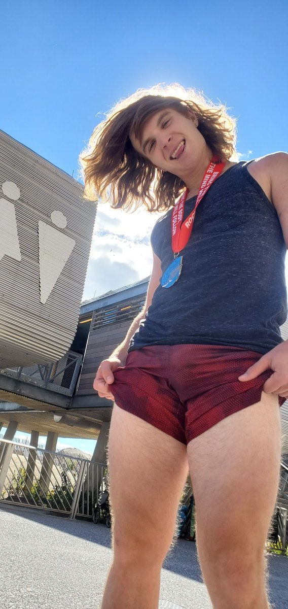 _JLCARL's tweet photo. SURPRISE I KEPT IT A SECRET FROM SOCIAL MEDIA BUT TODAY I RAN 26.2 MILES IT HURT https://t.co/b28Hmc6A76