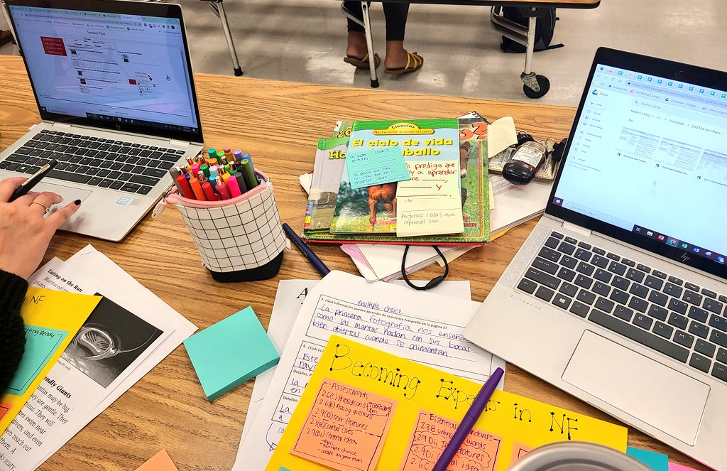 MaestraRdz's tweet photo. Thankful for PD days and being able to learn from the best @litcoachburrell ! @CFBISD @MsCampion2nd @RomeroJosue7 @TigerNetwork @chamberlinabe https://t.co/3gJRampgpl
