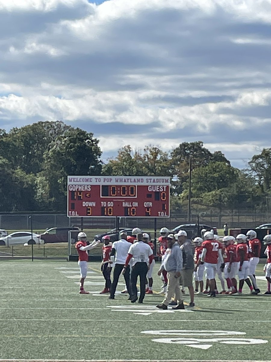 Congrats to our Varsity Football team on their 14-0 win over North County. Great Job Boys! #DigGophersDig