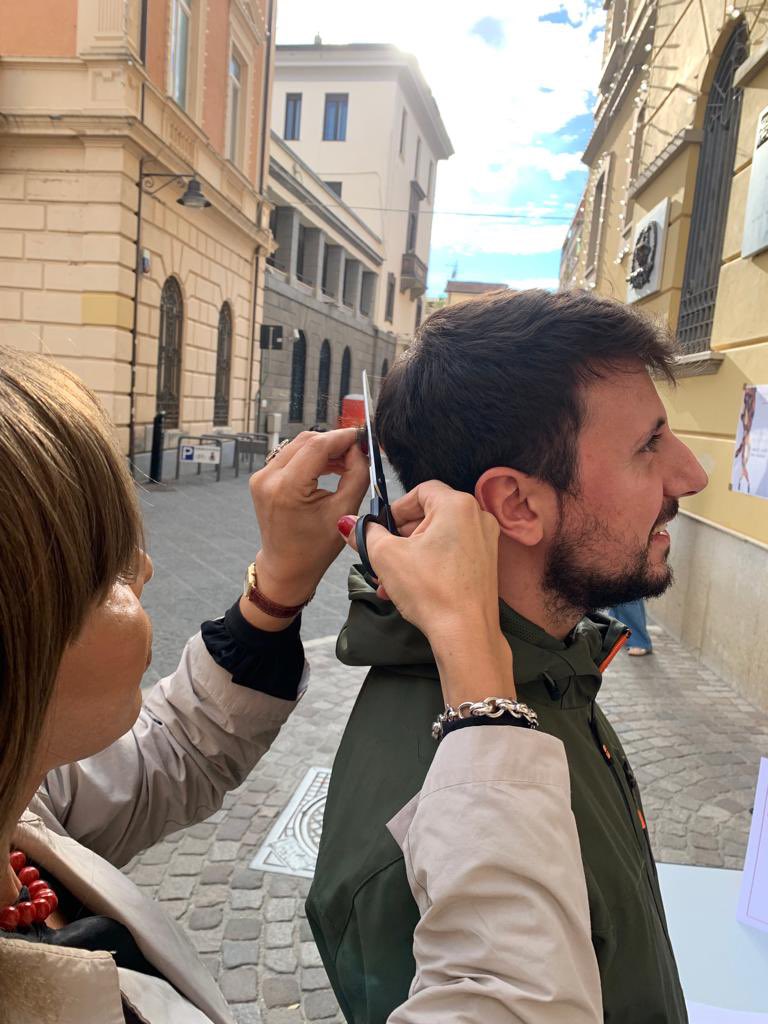 DemocraticheBas's tweet photo. Al grido di "Donna, Vita e Libertà", uniti per sostenere la protesta delle Donne Iraniane che, anche a costo della loro vita, protestano contro il regime tirannico della Repubblica Islamico Iraniana. Non torniamo indietro, difendiamo i diritti @RaffaeleLaRegin @SileoLucia https://t.co/FGSed62OCJ
