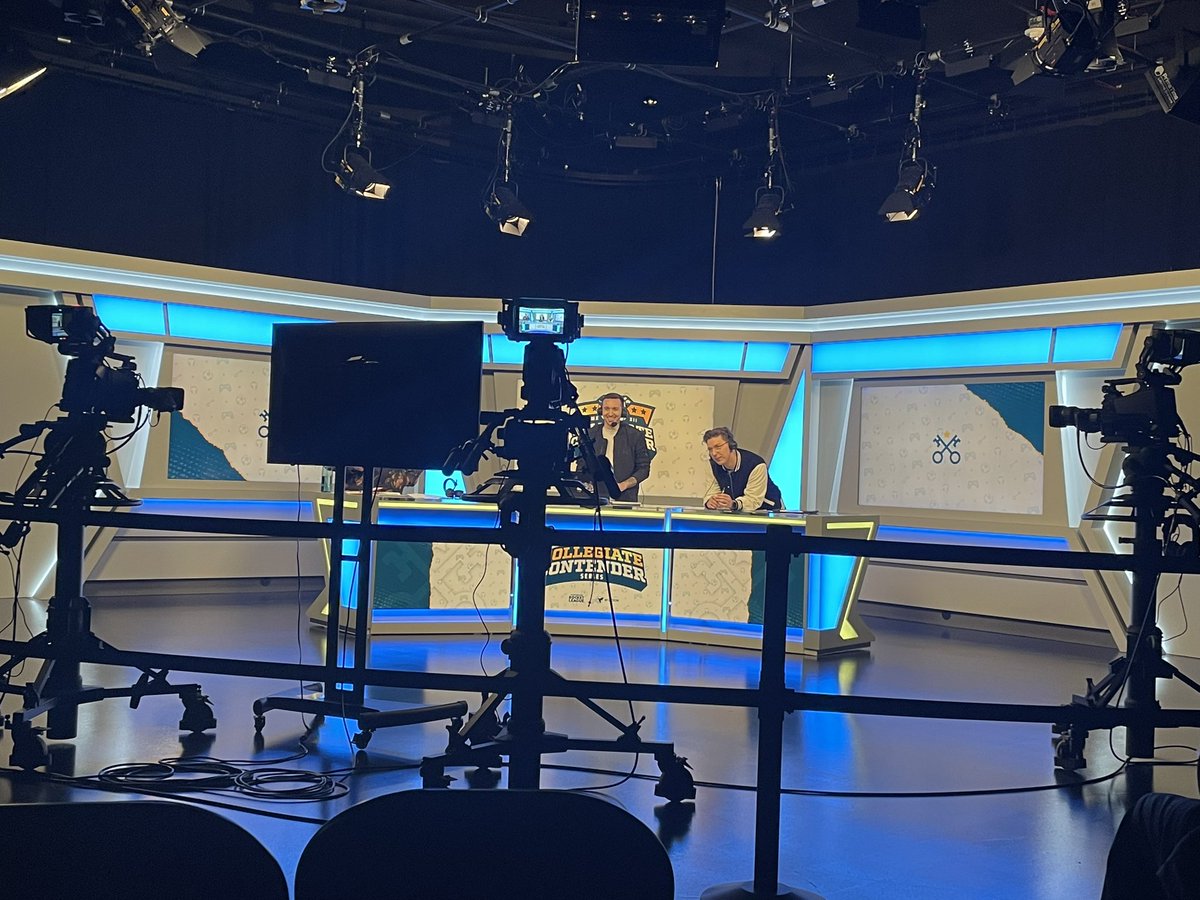 JaredErdman's tweet photo. Shoutout to the @WSDMstudios x Collegiate Contender Series #WSDMevents! Great to see esports in the MN community! https://t.co/CDV0AiD2Ye