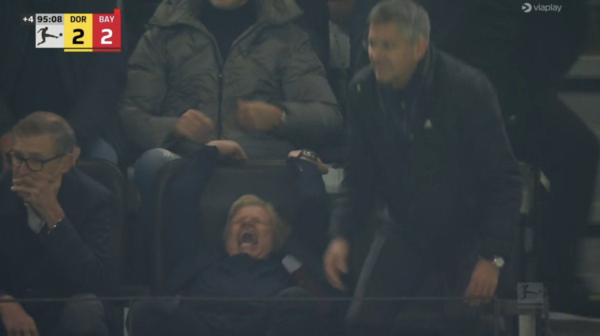 📸 - Oliver Kahn after the 95th minute equalizer from Dortmund.