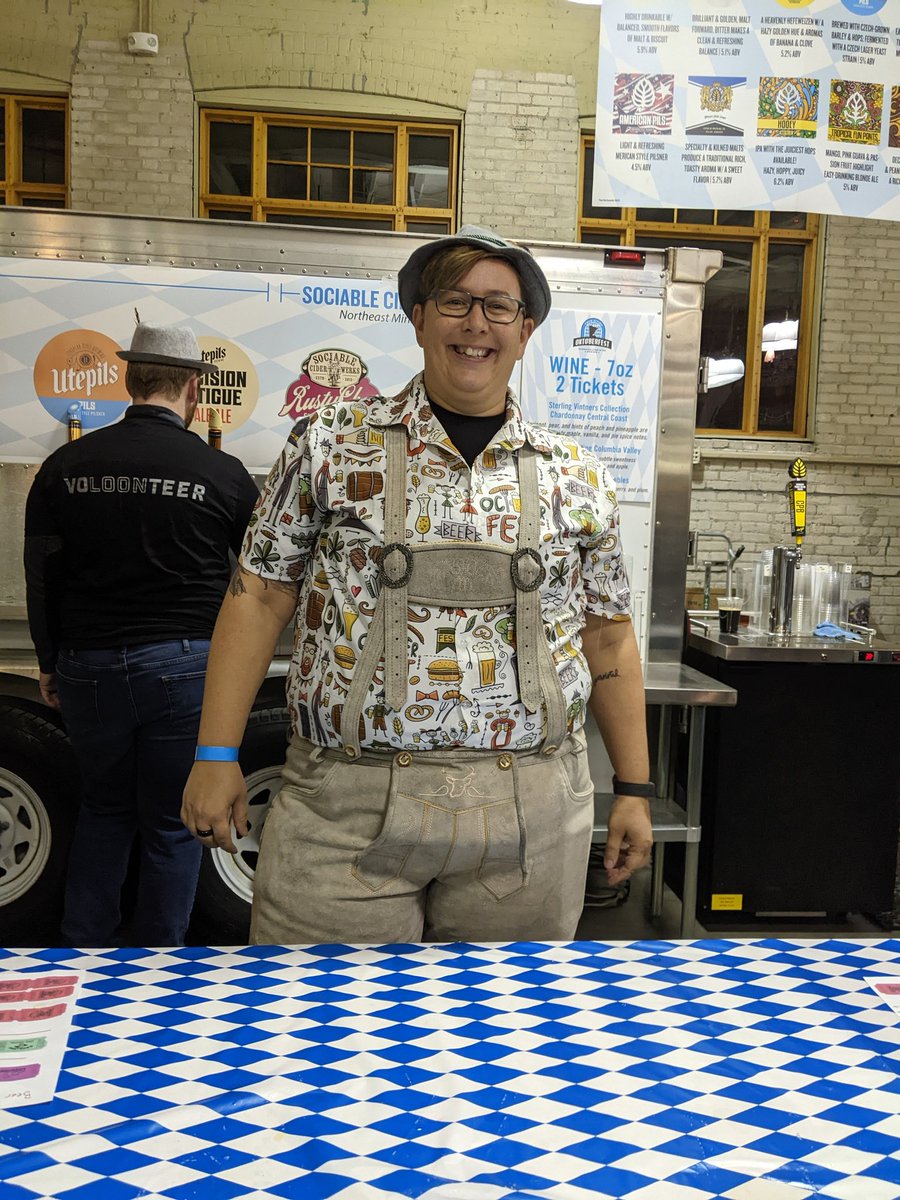 DC_SilverLining's tweet photo. The #VoLOONteers are making it happen at the 2022 #TCOctoberfest, raising $ for @seeds_harvest and @DGS_United. Thank you all for sharing your #SilverLining! https://t.co/VubtgpKPup
