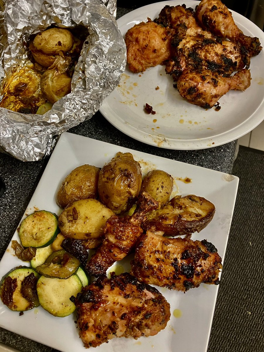 tantrictrevbbq's tweet photo. I feel like chicken tonight,like chicken tonight. #hotandhostile #weberGA #leftoverroasties #courgette #easybbq #chickenthighs #chickendrumsticks https://t.co/odjyT92p5b