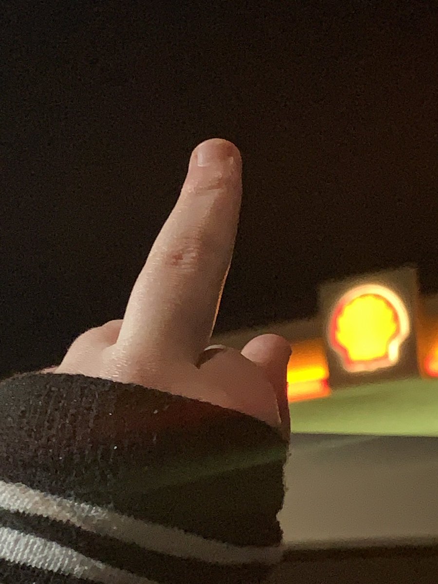 doggonecowhand's tweet photo. sorry for the shitty photos but u get the point 😭 #stopshell #fuckshell https://t.co/51SJQspGYQ