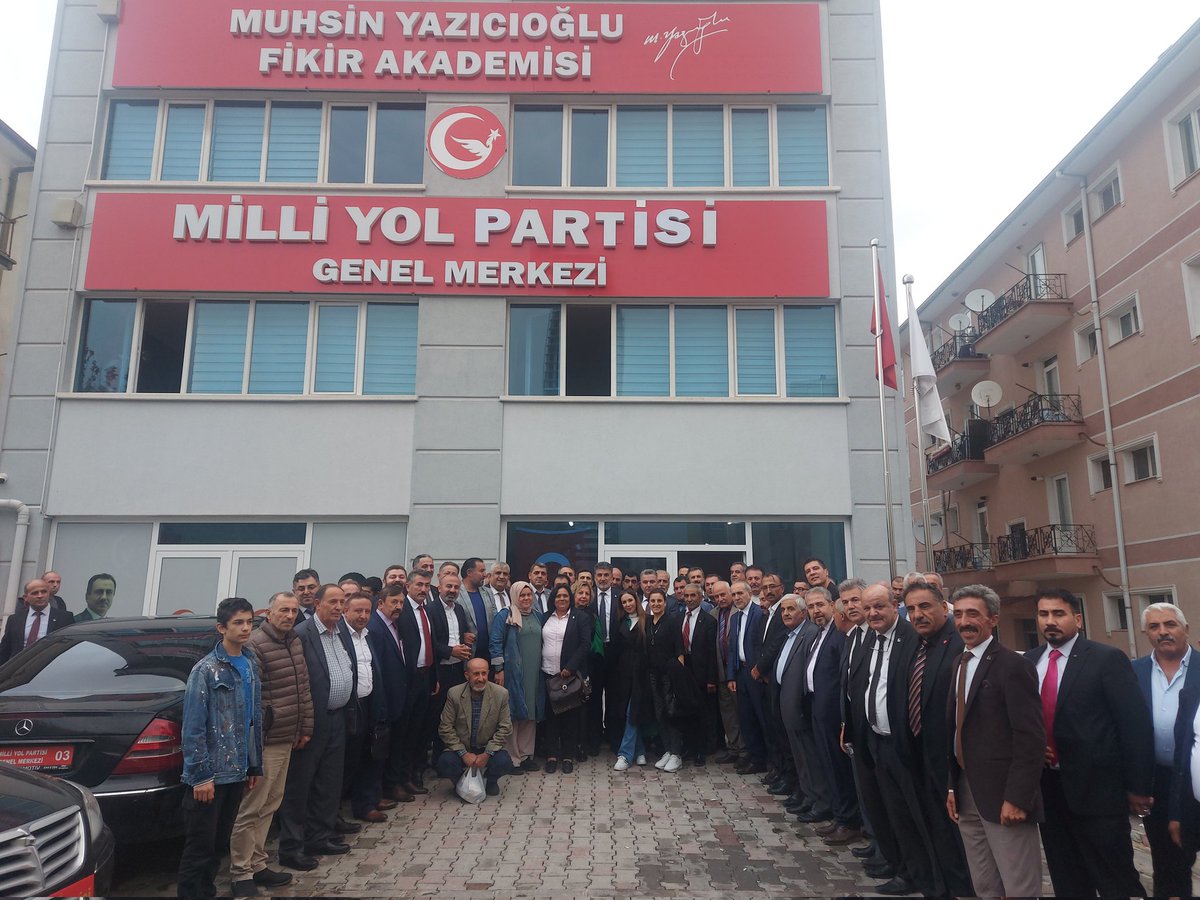 Bugün Genel Başkanımız Sn. Remzi Çayır  başkanlığında Genel İstişare Kurulu toplantısı gerçekleştirildi.
