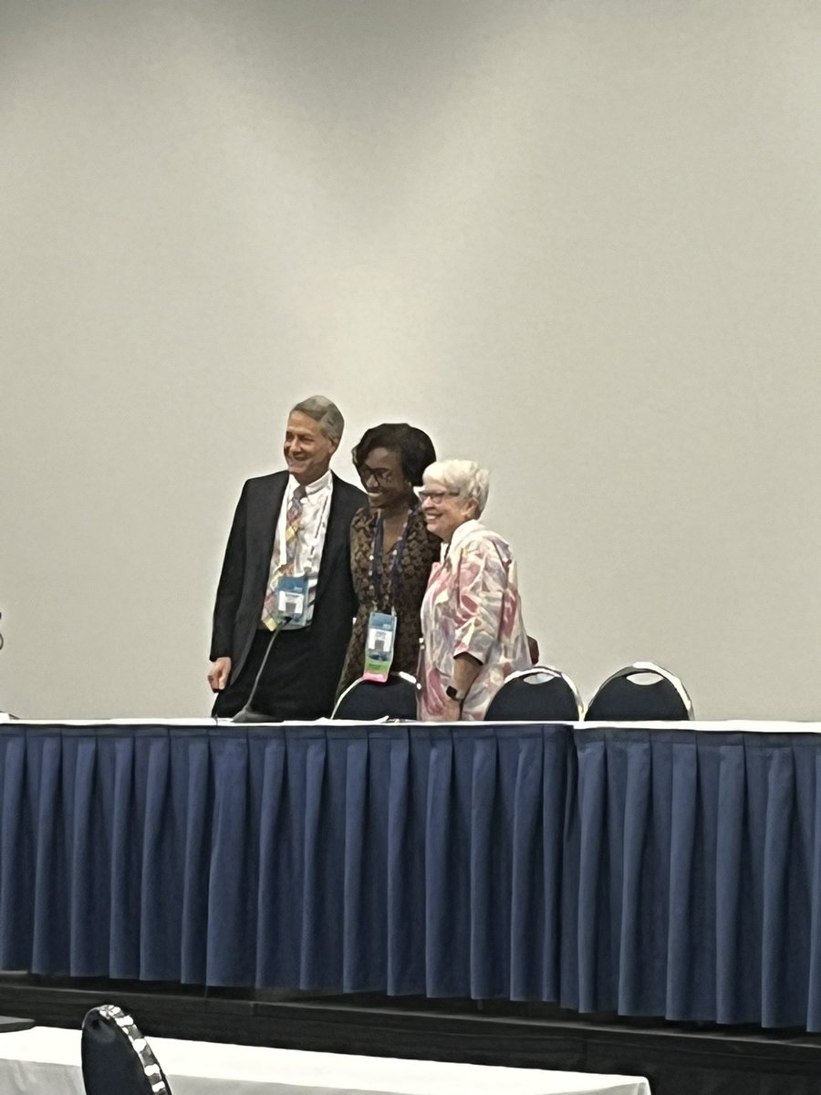 “The torch is burning brighter than ever”…inspiring words from the great Dr. jane Knapp in recognition of <a href="/DrJoSimps/">Joelle</a> receiving the inaugural Jane Knapp Emerging Leaders Award #AAP2022 @WomeninPEM <a href="/ChildrensNatl/">Children's National Hospital 🏥</a> <a href="/CnhPed/">PEMatCNH</a>