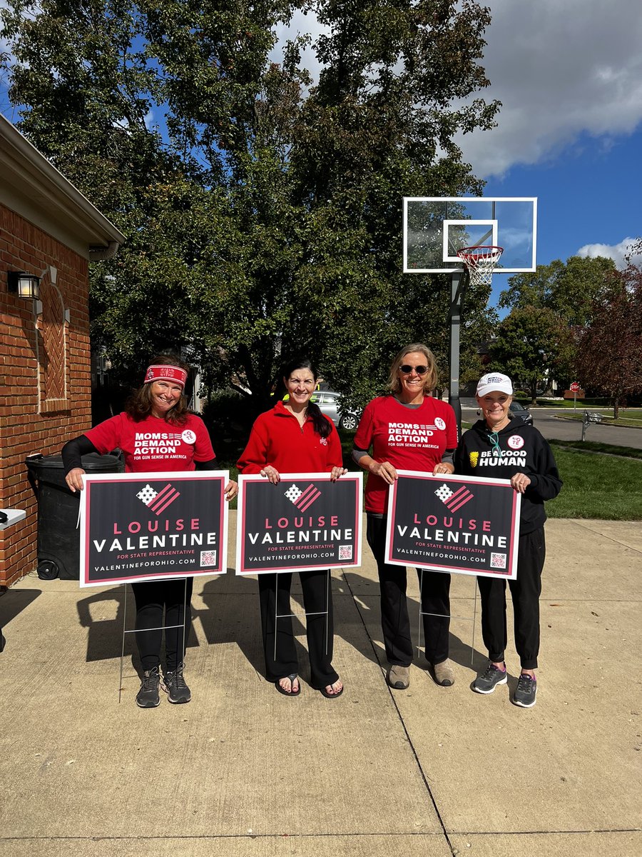 #TeamValentine is fired up to knock these doors 🔥 we’re thirty days out from Election Day and early vote starts this week! How are you getting ready to GOTV? <a href="/MomsDemand/">Moms Demand Action</a>
