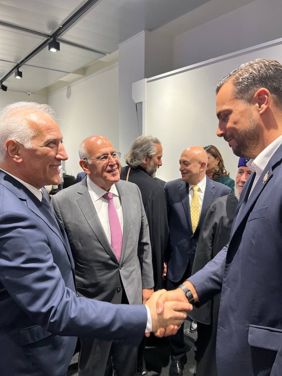 sebastiendelogu's tweet photo. Rencontre avec Vahagn Khatchatourian @President_Arm, je lui ai rappelé le soutien de la gauche française dans ces moments difficiles et je lui ai promis de me battre pour que la France prenne des actes forts pour soutenir l’#Arménie 🇦🇲 https://t.co/UQvq2eVYZ7