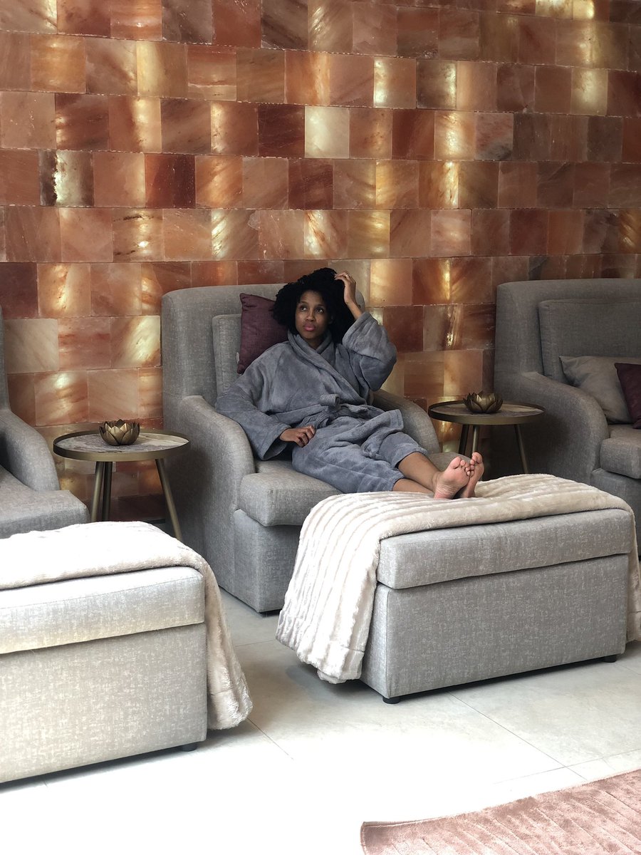 GC_Celebrity's tweet photo. What a beautiful Spa session today at @AmaniSpas at the @Radisson OR Tambo. I feel like a baddie! Very needed and much appreciated 😊

#RadissonHotels #RadissonORTambo https://t.co/rbq7Tz7n7V