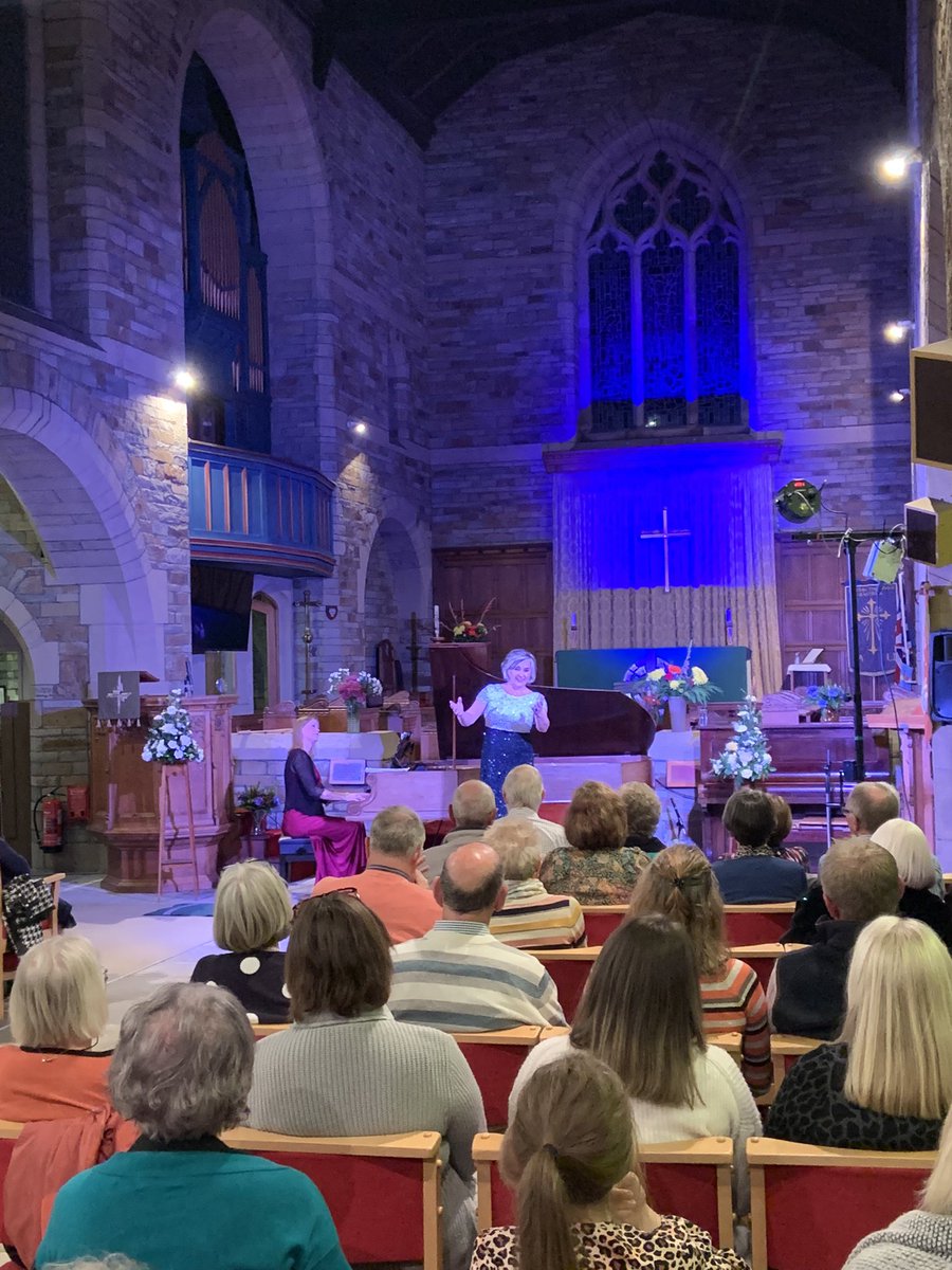 Our fabulous evening with <a href="/garrettsgossip/">Lesley Garrett CBE</a> has just begun! 

How lucky we are to have invited Lesley back to #Brighouse by popular demand. 

#Culture #Calderdale #Opera #EnglishOpera