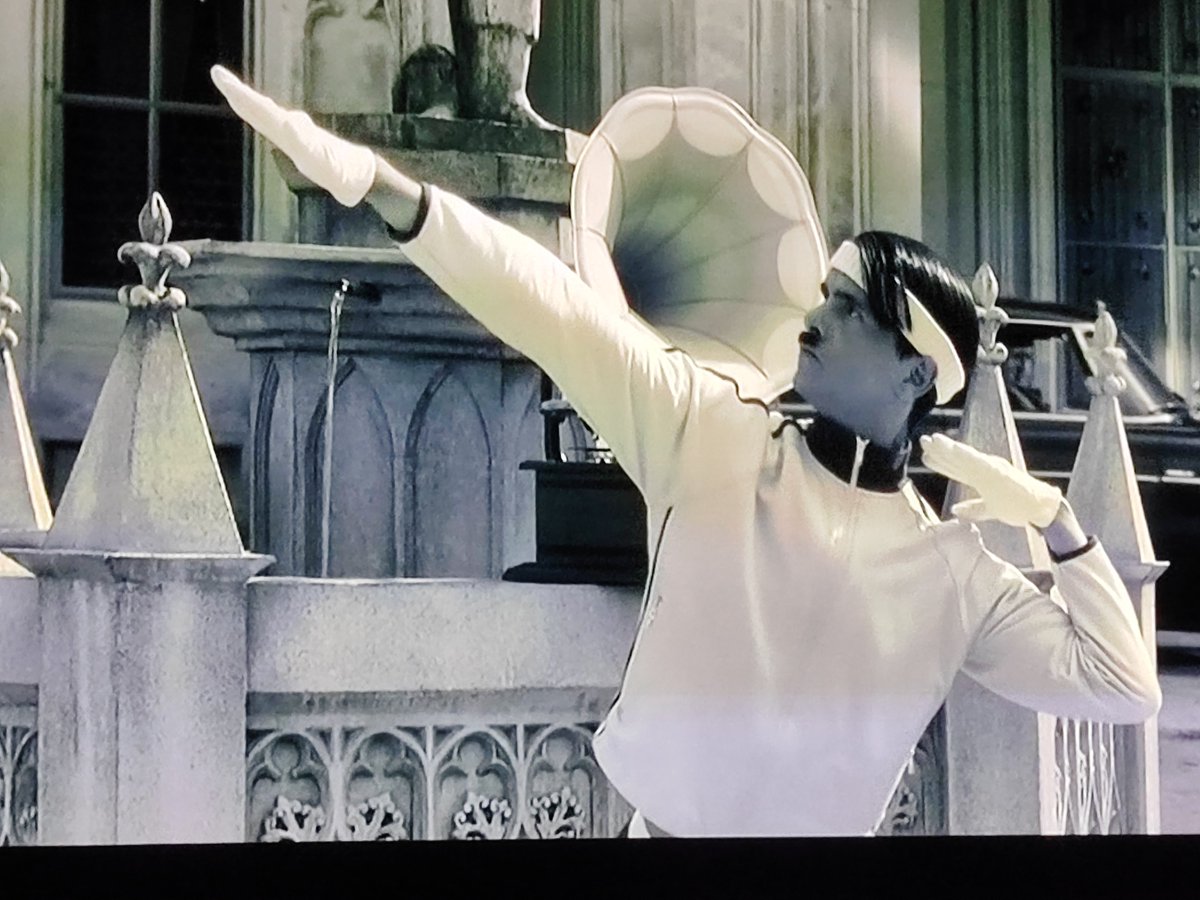 Krueminxler's tweet photo. Genialer geht's nicht! 🤣🤣🤣
#LookingForFreedom
#DerWiXXer
#KalkUndWelk
#EdgarWixxer https://t.co/DPdzzKQPEX
